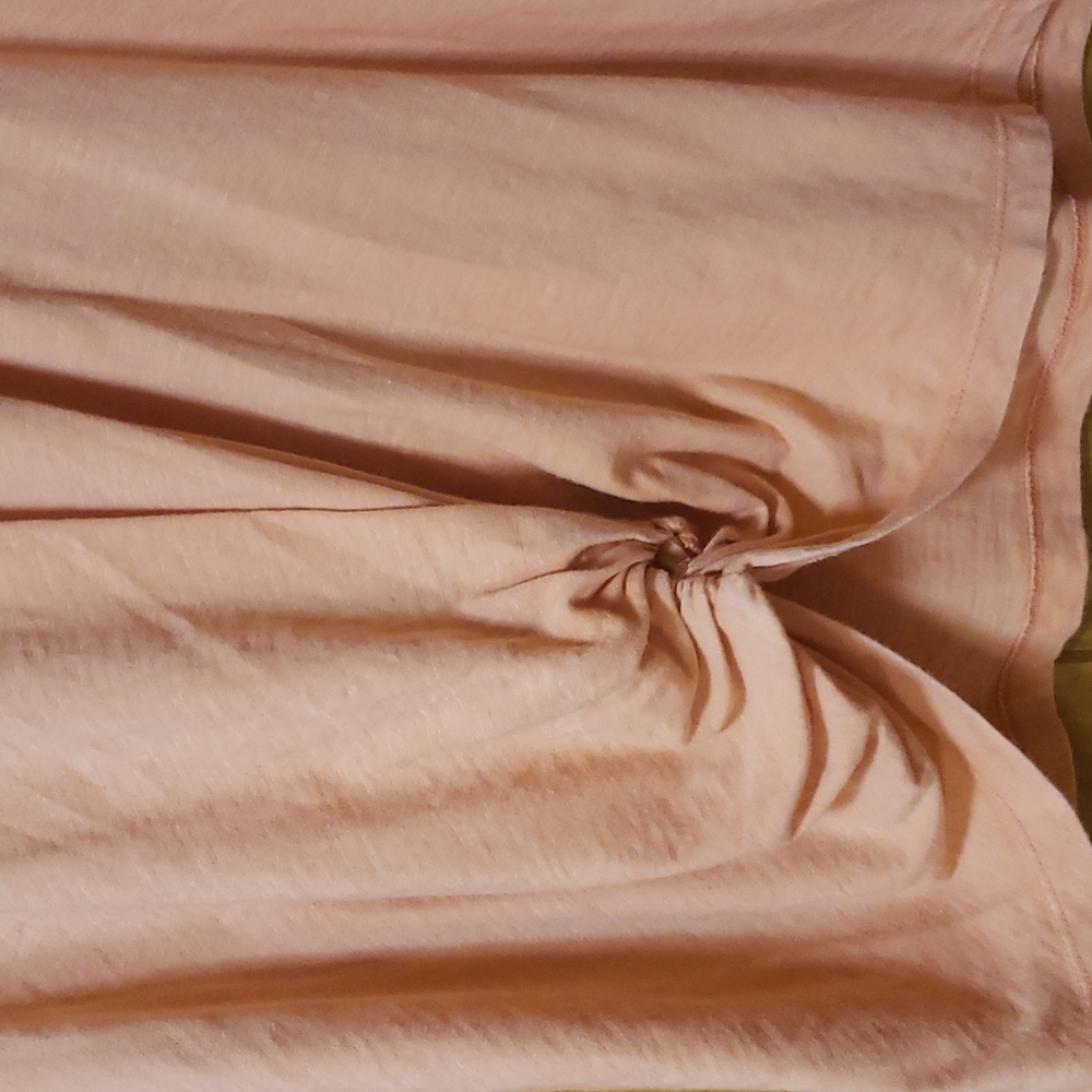 Universal Thread Peach Twist Front T-shirt Medium, V-Neck, Women's GUC - Picture 3 of 7